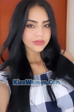 204339 - Laura Age: 26 - Colombia